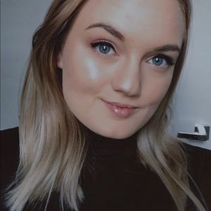 Meet your Posher, Simone